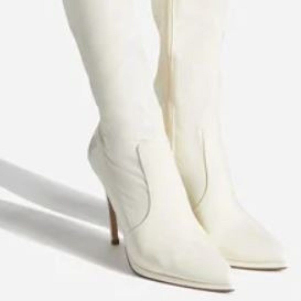 Sexy White Patent High Heeled Boots.  Size 9.  4.5" Heel